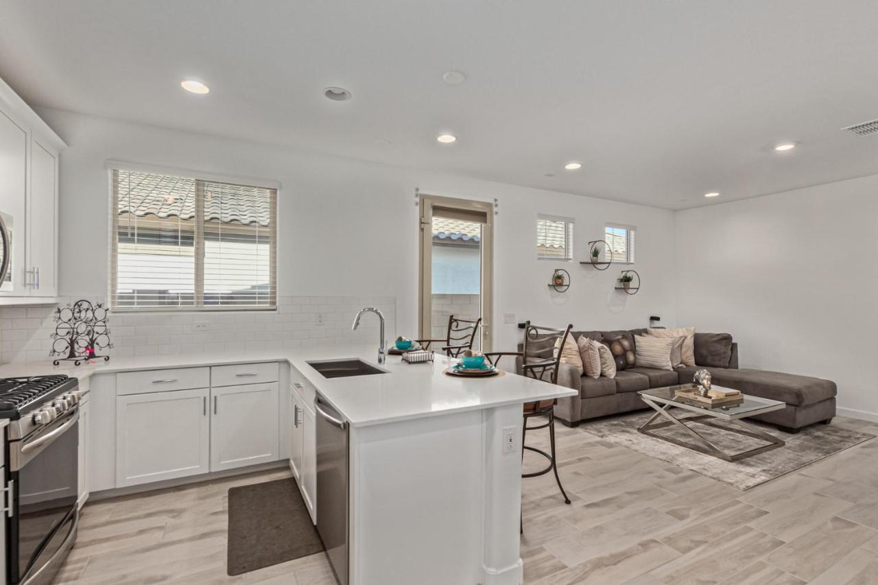 At Your Service - Modern Amenities, Urban Location, Sophisticated Style Phoenix Eksteriør bilde