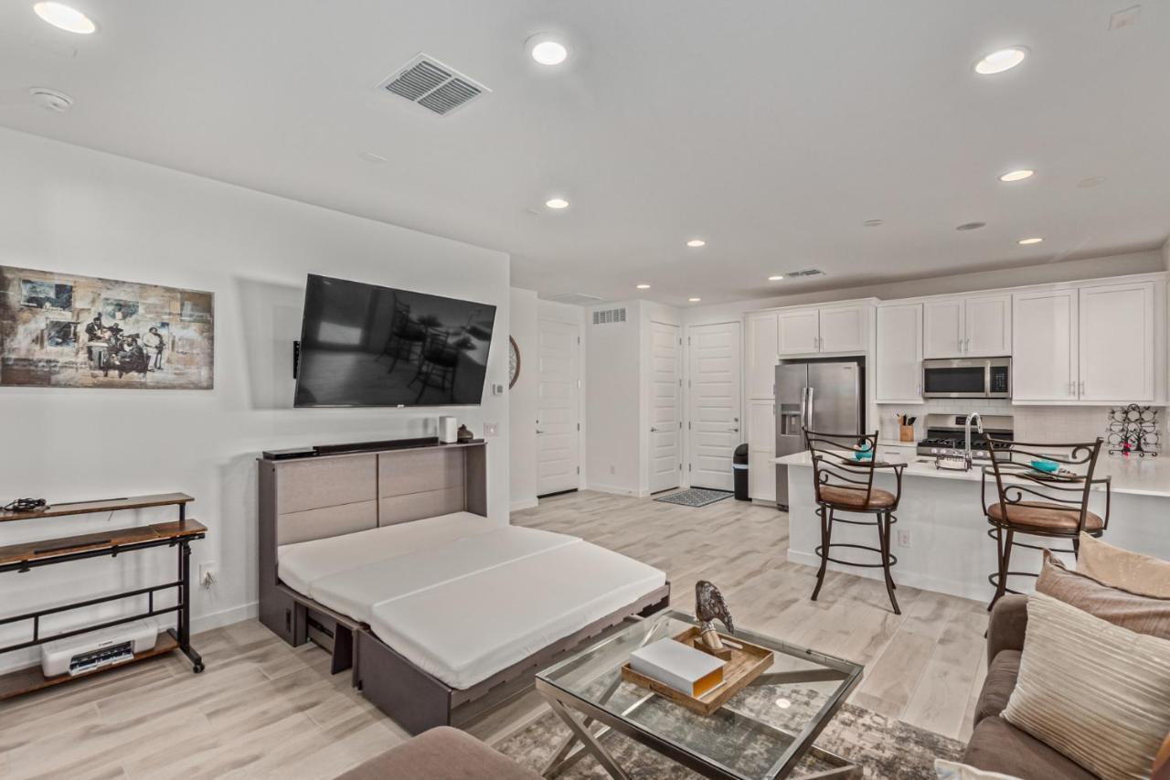At Your Service - Modern Amenities, Urban Location, Sophisticated Style Phoenix Eksteriør bilde