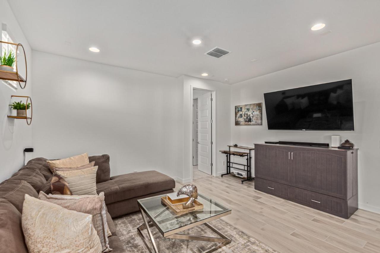 At Your Service - Modern Amenities, Urban Location, Sophisticated Style Phoenix Eksteriør bilde