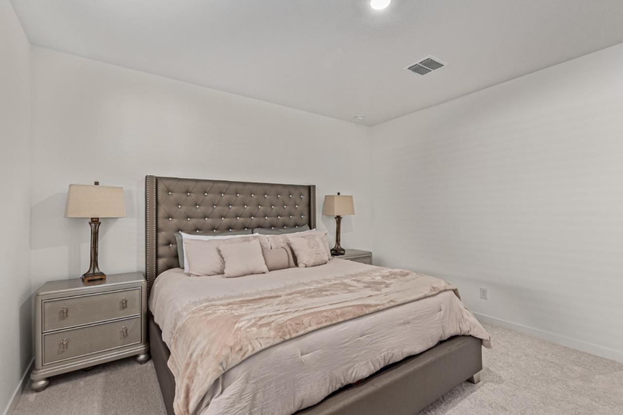 At Your Service - Modern Amenities, Urban Location, Sophisticated Style Phoenix Eksteriør bilde