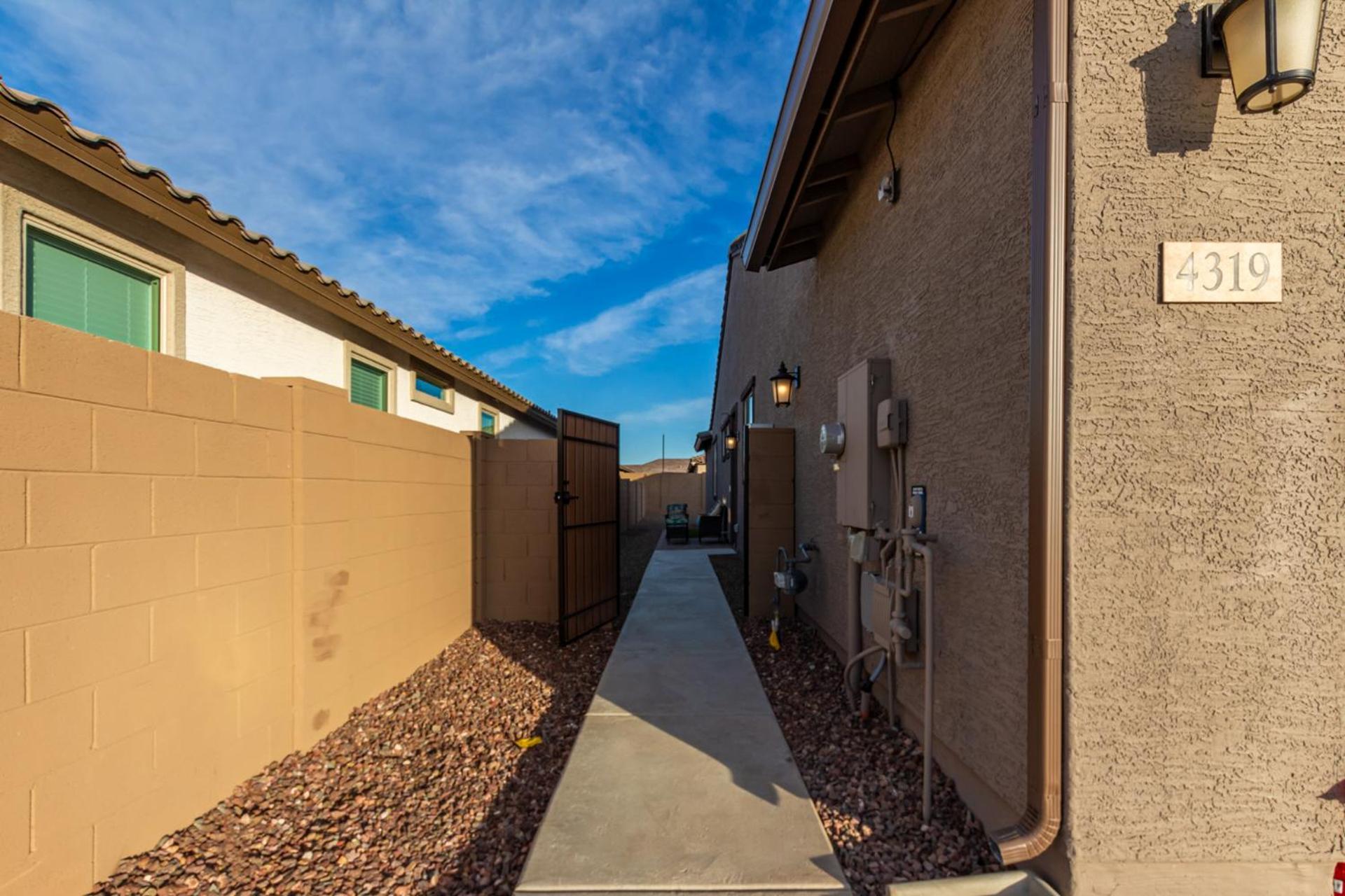 At Your Service - Modern Amenities, Urban Location, Sophisticated Style Phoenix Eksteriør bilde